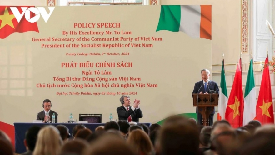 Top Vietnamese leader delivers speech at Trinity College Dublin